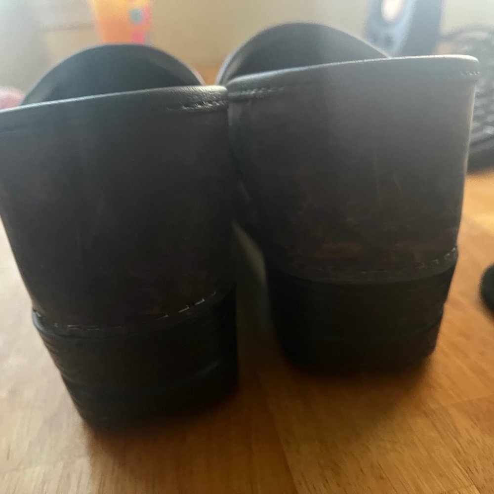 Dansko Size 40 Clogs - image 4